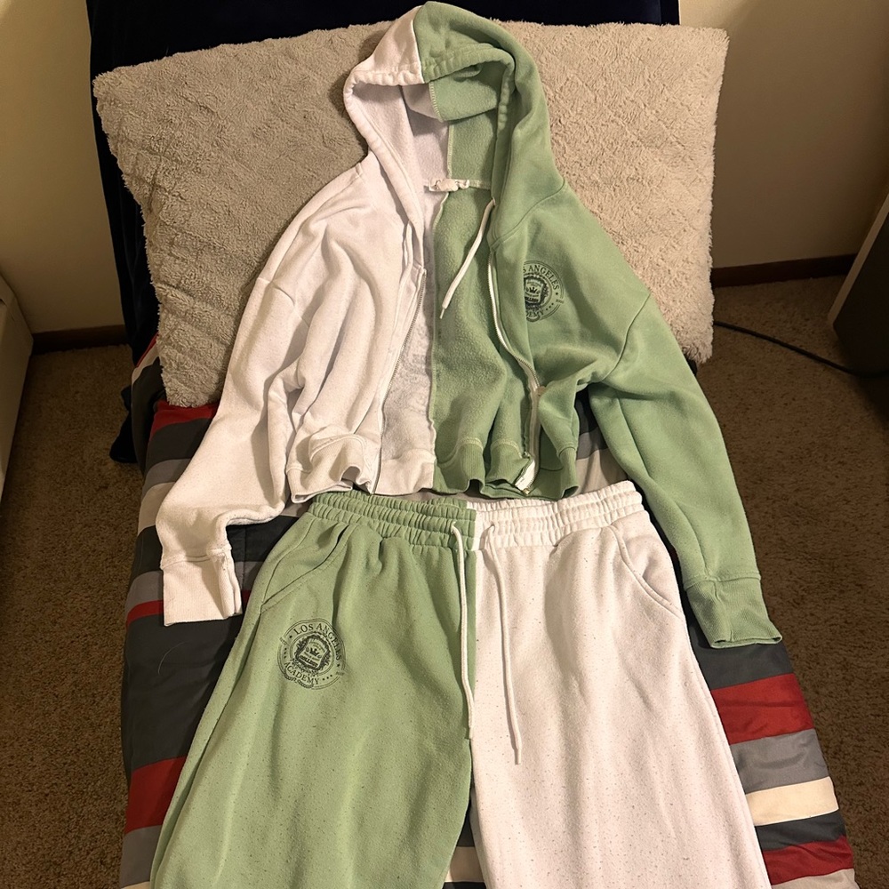 Cute sweatsuit duo